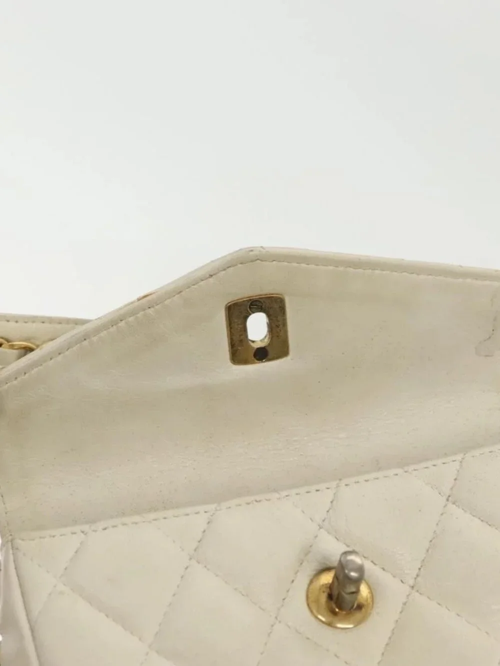 CHANEL Matelasse Chain Waist bag Lamb Skin White Gold CC Auth BA5530